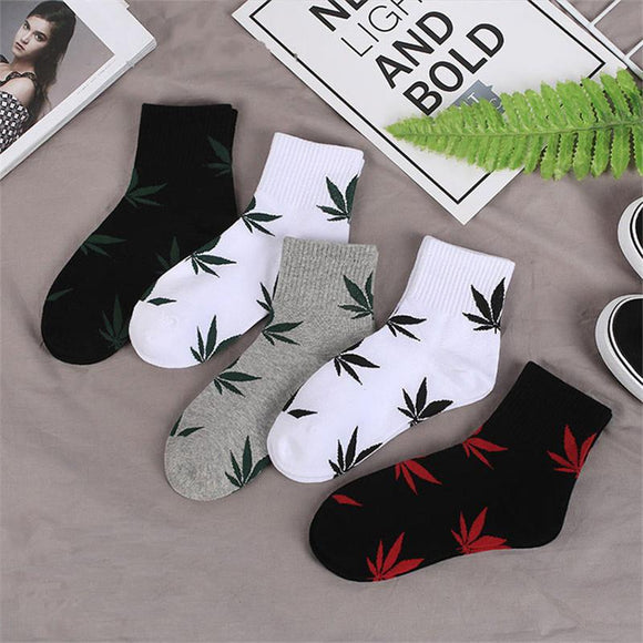 New Winter Autumn Cotton Harajuku Skateboard Hip Hop Maple Leaf Socks Women's Street Boat Socks for Female Girl Funny Socks