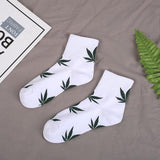 New Winter Autumn Cotton Harajuku Skateboard Hip Hop Maple Leaf Socks Women's Street Boat Socks for Female Girl Funny Socks